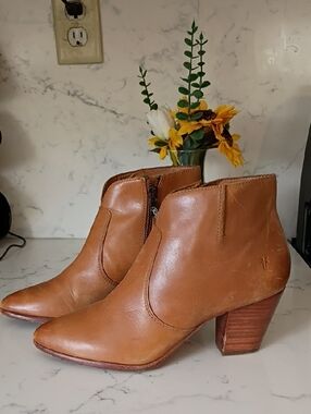 FRYE ANKLE BOOTS